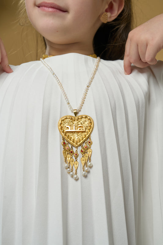 Sirr heart necklace with pearl chain