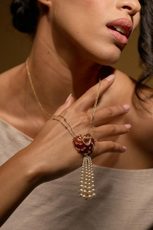 Eternal hearts necklace